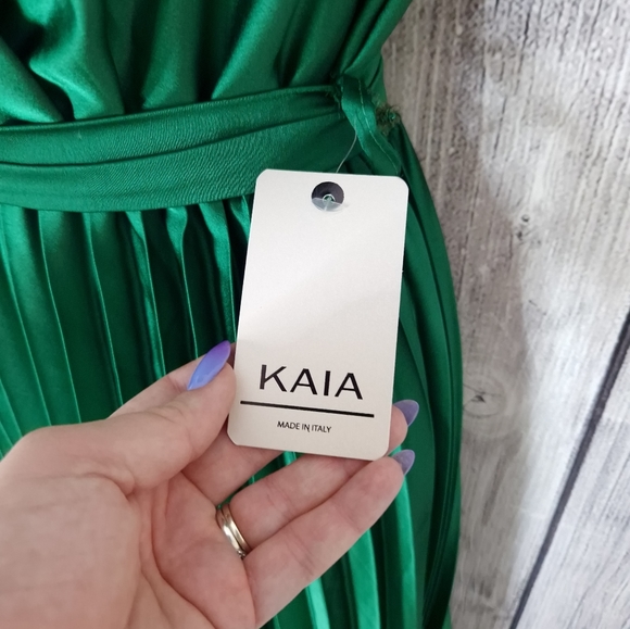 Kaia Size uk 8/10 Green Midi dress Pleated skirt V neck / wrap neck - Picture 4 of 7